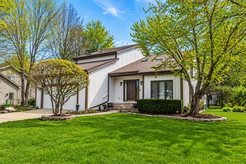 Property photo of 1368 Hunter Circle, Naperville, IL 60540