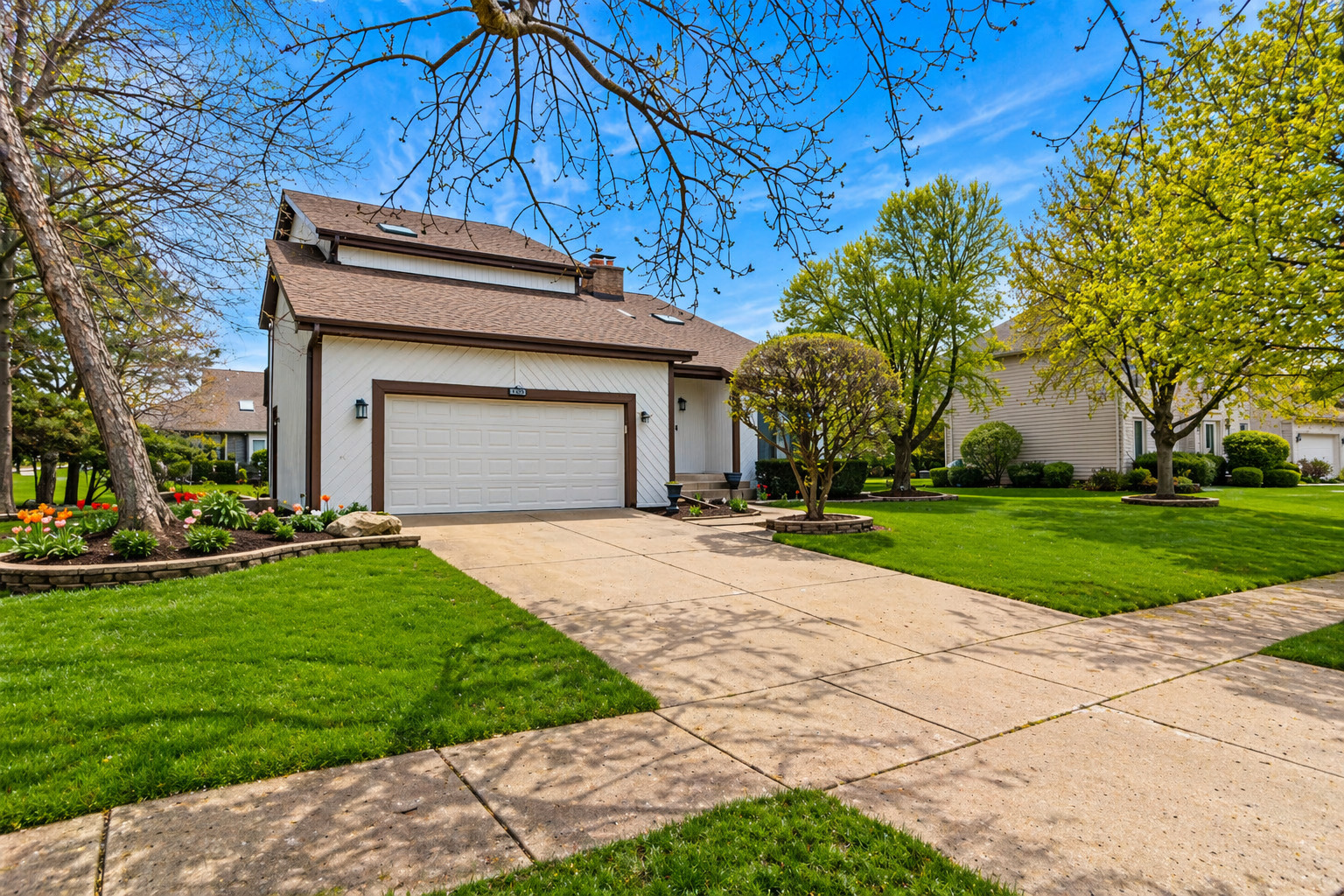 1368 Hunter Circle