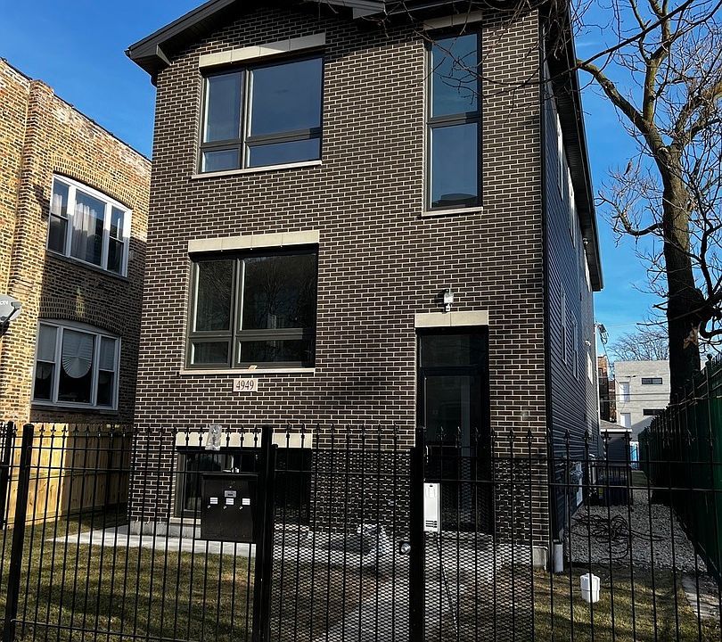 4949 S Wabash Avenue 1