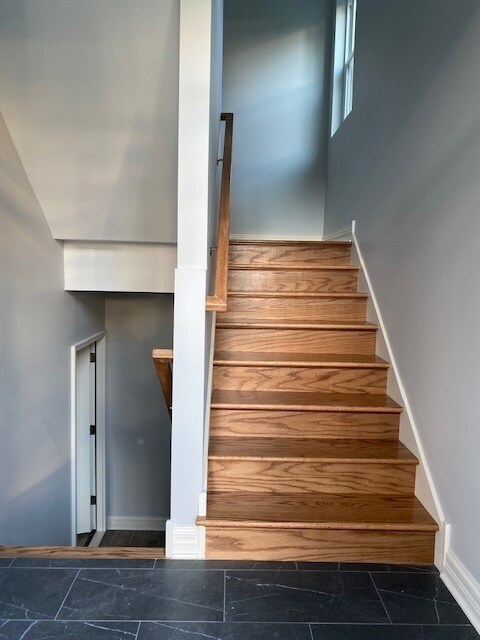 4949 S Wabash Avenue 1