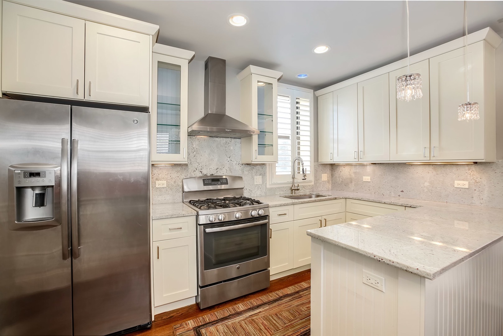 4245 S Langley Avenue 2