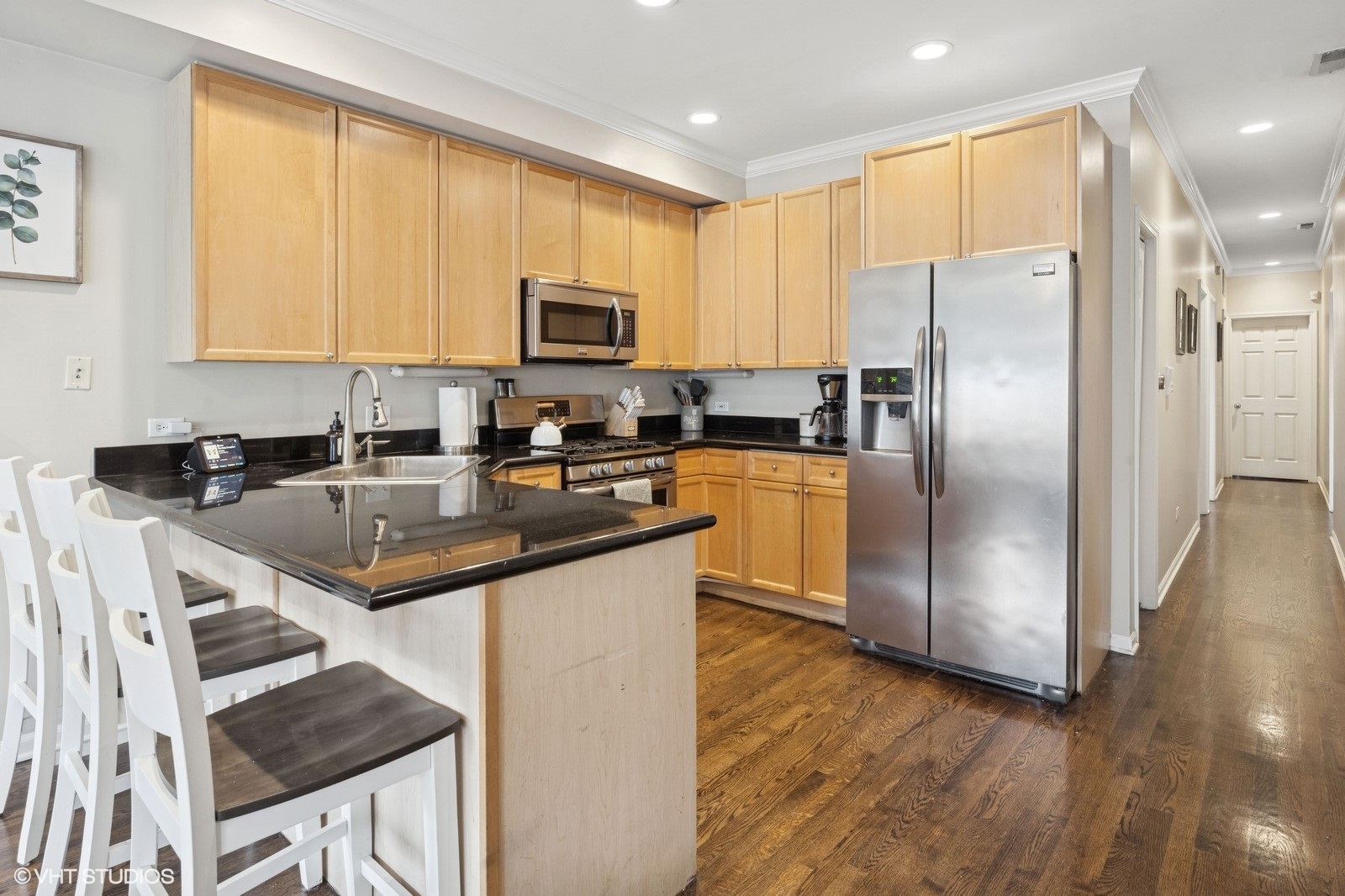 1954 W HENDERSON Street 2
