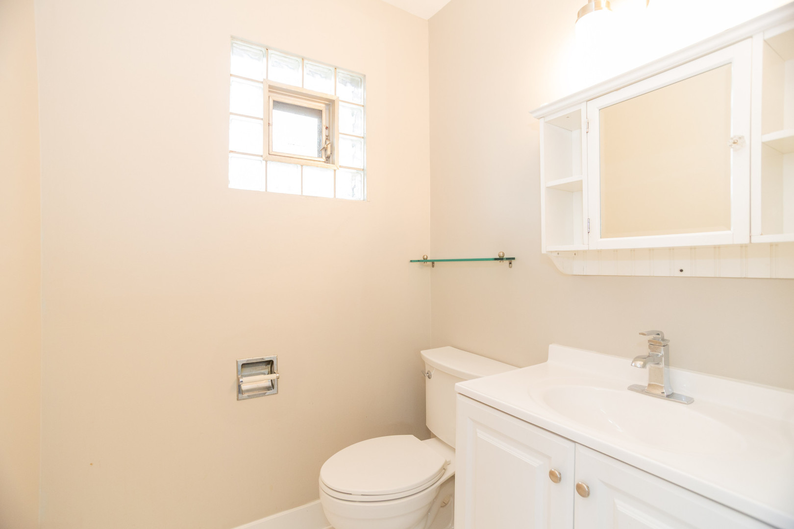 Forest Park, Illinois 60130, United States, 3 Bedrooms Bedrooms, ,2 BathroomsBathrooms,Residential,Active,213931