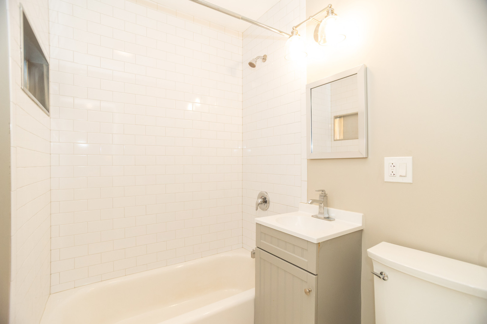 Forest Park, Illinois 60130, United States, 3 Bedrooms Bedrooms, ,2 BathroomsBathrooms,Residential,Active,213931