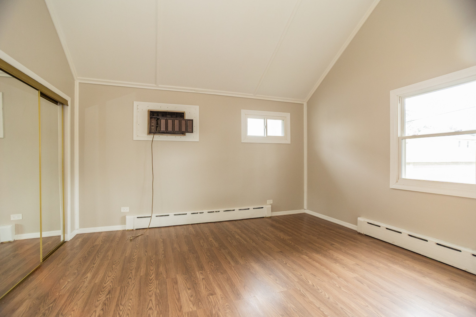 Forest Park, Illinois 60130, United States, 3 Bedrooms Bedrooms, ,2 BathroomsBathrooms,Residential,Active,213931