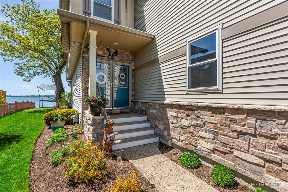 42 S Pistakee Lake Road