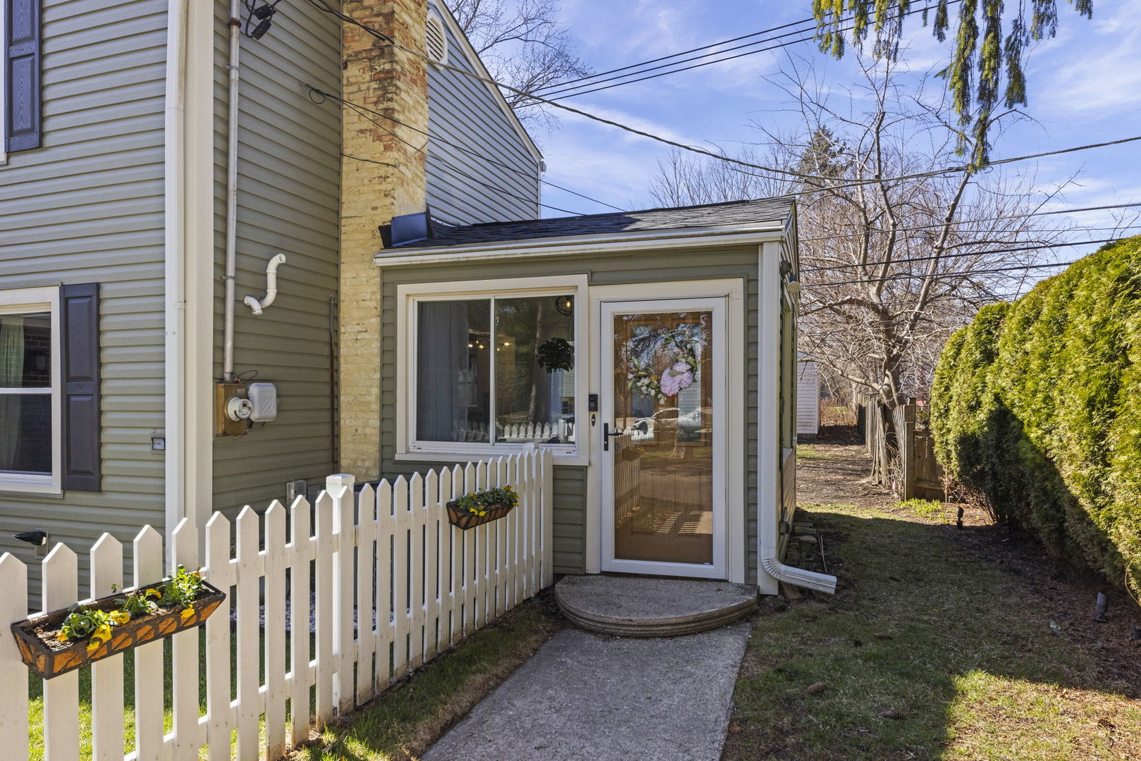 934 S Highland Avenue