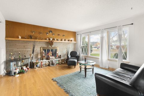 Tiny photo for 217 Finsbury Lane, La Grange Park, IL 60526 (MLS # 12518838)