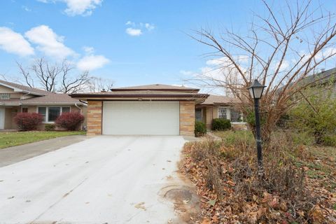 Tiny photo for 217 Finsbury Lane, La Grange Park, IL 60526 (MLS # 12518838)