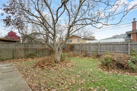 Tiny photo for 217 Finsbury Lane, La Grange Park, IL 60526 (MLS # 12518838)