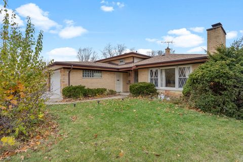 Tiny photo for 217 Finsbury Lane, La Grange Park, IL 60526 (MLS # 12518838)
