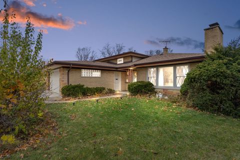 Photo of 217 Finsbury Lane, La Grange Park, IL 60526 (MLS # 12518838)