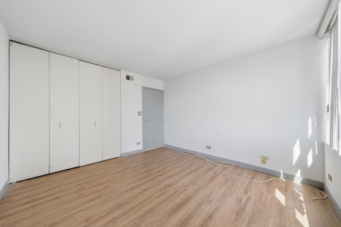 Tiny photo for 6701 S Crandon Avenue #8C, Chicago, IL 60649 (MLS # 12782988)