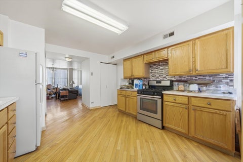 Tiny photo for 6701 S Crandon Avenue #8C, Chicago, IL 60649 (MLS # 12782988)
