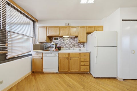 Tiny photo for 6701 S Crandon Avenue #8C, Chicago, IL 60649 (MLS # 12782988)