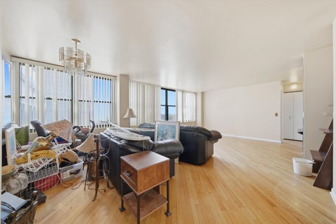 Tiny photo for 6701 S Crandon Avenue #8C, Chicago, IL 60649 (MLS # 12782988)