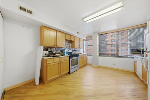 Tiny photo for 6701 S Crandon Avenue #8C, Chicago, IL 60649 (MLS # 12782988)