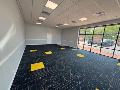 Tiny photo for 7929 W Cermak Road #I, North Riverside, IL 60546 (MLS # 12516865)