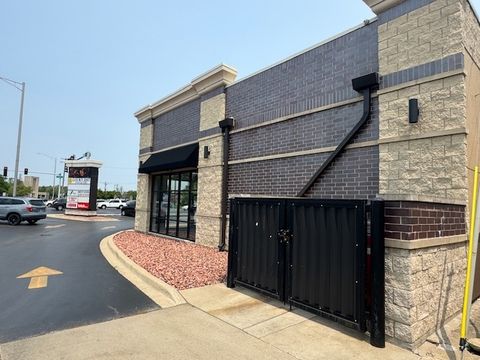 Tiny photo for 7929 W Cermak Road #I, North Riverside, IL 60546 (MLS # 12516865)