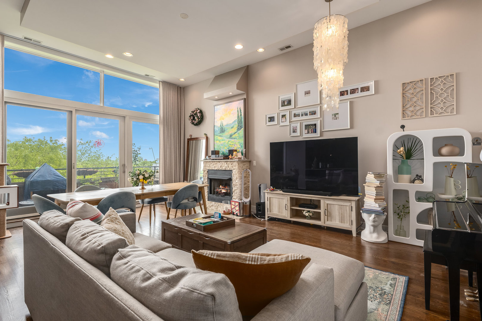 1937 W Diversey Parkway 5A