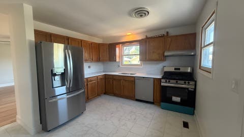 Tiny photo for 1900 Longmeadow Drive, Lindenhurst, IL 60046 (MLS # 12666056)