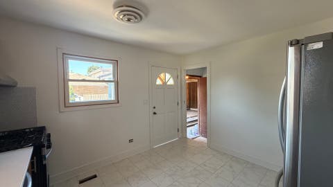 Tiny photo for 1900 Longmeadow Drive, Lindenhurst, IL 60046 (MLS # 12666056)