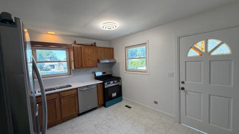 Tiny photo for 1900 Longmeadow Drive, Lindenhurst, IL 60046 (MLS # 12666056)