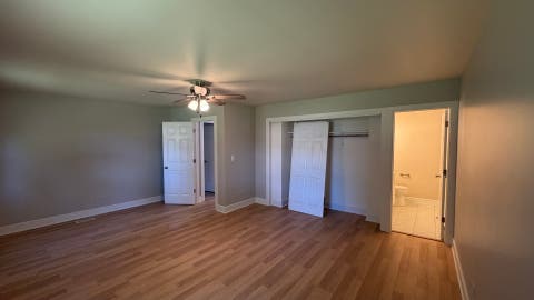 Tiny photo for 1900 Longmeadow Drive, Lindenhurst, IL 60046 (MLS # 12666056)