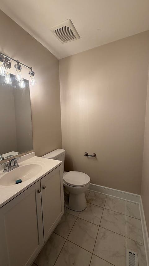 Tiny photo for 1900 Longmeadow Drive, Lindenhurst, IL 60046 (MLS # 12666056)