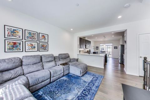 Tiny photo for 1976 Kingsley Circle, Northbrook, IL 60062 (MLS # 12467030)