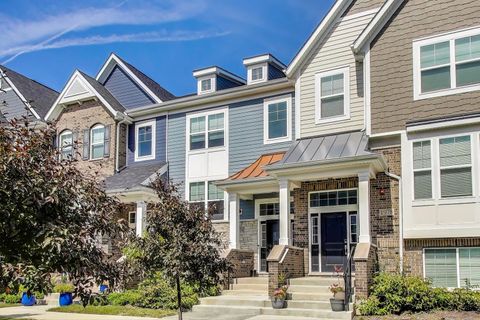 Tiny photo for 1976 Kingsley Circle, Northbrook, IL 60062 (MLS # 12467030)