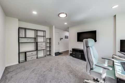 Tiny photo for 1976 Kingsley Circle, Northbrook, IL 60062 (MLS # 12467030)