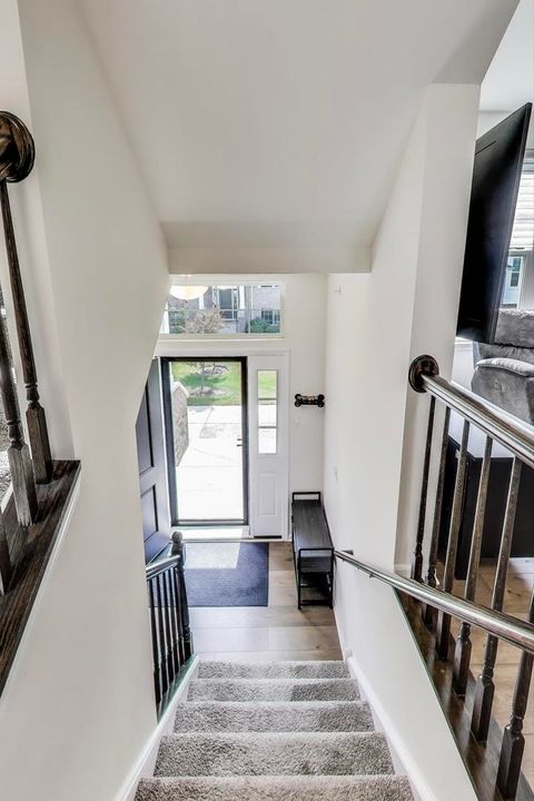 Tiny photo for 1976 Kingsley Circle, Northbrook, IL 60062 (MLS # 12467030)