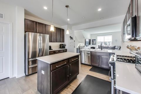 Tiny photo for 1976 Kingsley Circle, Northbrook, IL 60062 (MLS # 12467030)