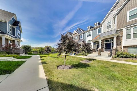 Tiny photo for 1976 Kingsley Circle, Northbrook, IL 60062 (MLS # 12467030)