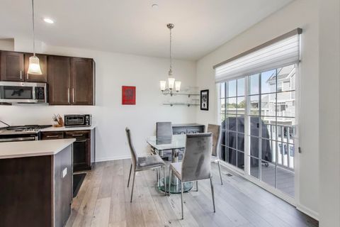 Tiny photo for 1976 Kingsley Circle, Northbrook, IL 60062 (MLS # 12467030)