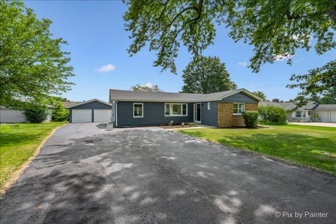 Tiny photo for 355 Hilltop Drive, North Aurora, IL 60542 (MLS # 12738835)