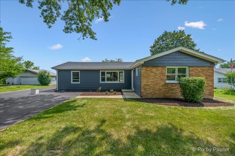 Photo of 355 Hilltop Drive, North Aurora, IL 60542 (MLS # 12738835)
