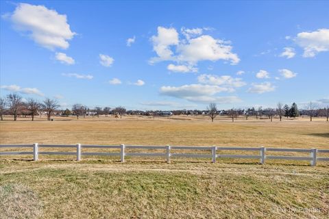 Tiny photo for 277 Greensboro Court #4, Elk Grove Village, IL 60007 (MLS # 12562783)