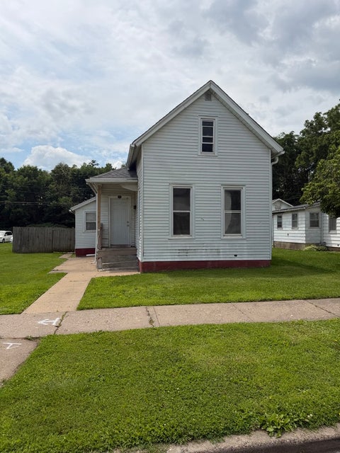Photo of 1823 W 6th Street, Davenport, IA 52802 (MLS # 12759635)