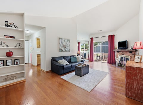 Tiny photo for 18 Waterbury Lane #L2, Schaumburg, IL 60193 (MLS # 12689801)