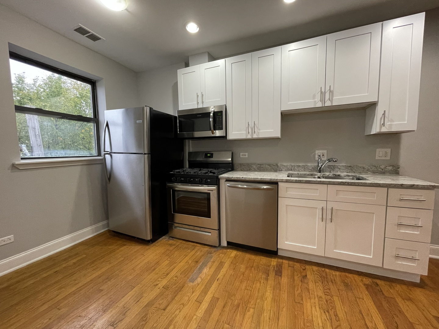 6442 N Hamilton Avenue 3