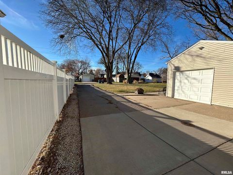 Tiny photo for 510 16TH Street, Silvis, IL 61282 (MLS # QC4269558)