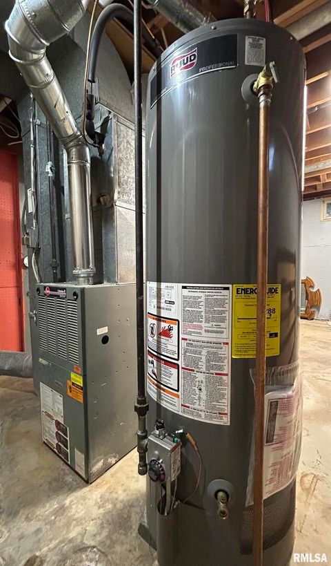 Tiny photo for 510 16TH Street, Silvis, IL 61282 (MLS # QC4269558)