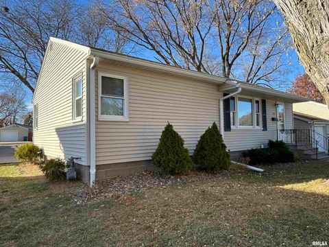 Tiny photo for 510 16TH Street, Silvis, IL 61282 (MLS # QC4269558)