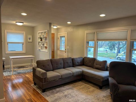 Tiny photo for 510 16TH Street, Silvis, IL 61282 (MLS # QC4269558)