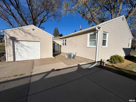 Tiny photo for 510 16TH Street, Silvis, IL 61282 (MLS # QC4269558)