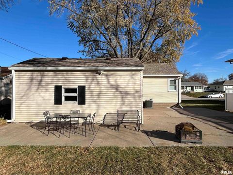 Tiny photo for 510 16TH Street, Silvis, IL 61282 (MLS # QC4269558)