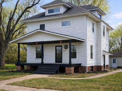 Photo of 401 S Locust Street, Wapella, IL 61777 (MLS # 12590977)