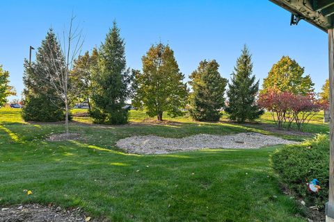 Tiny photo for 601 Eastview Court #Z1, Schaumburg, IL 60194 (MLS # 12511632)